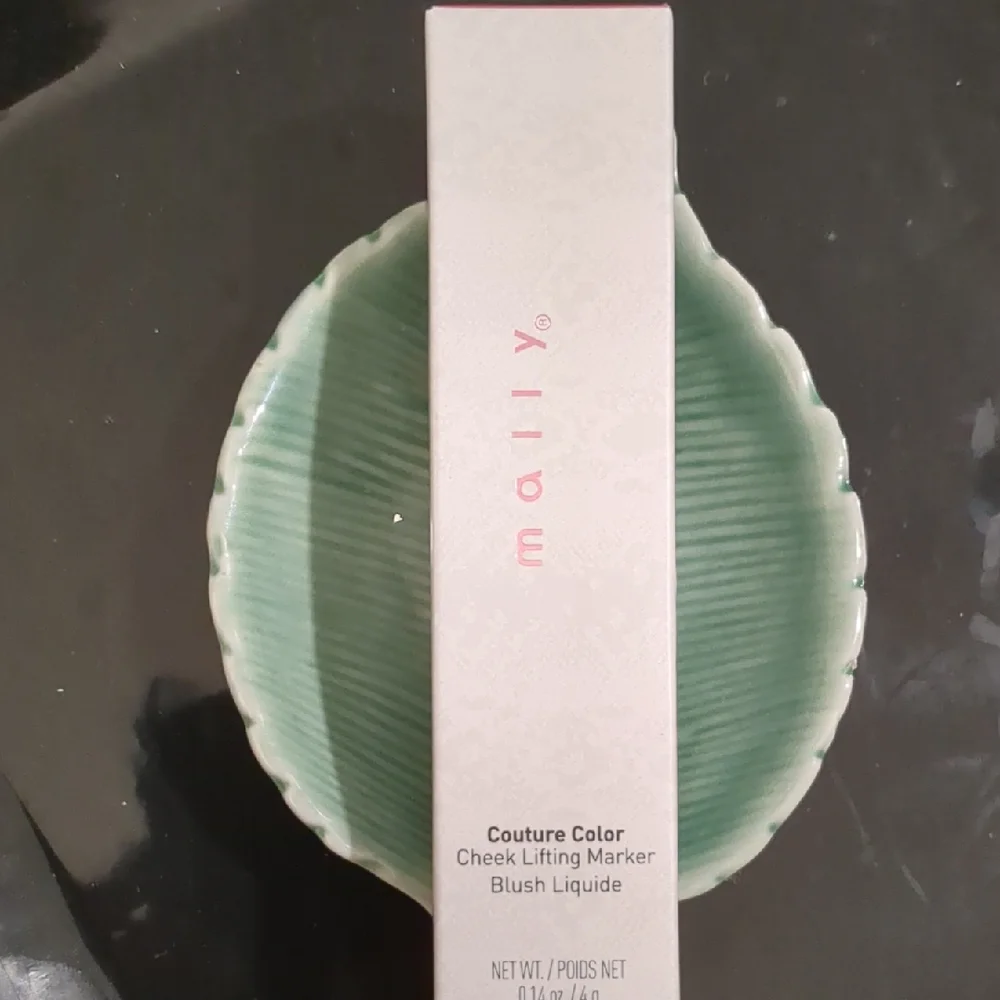 Cheek Lifting Marker